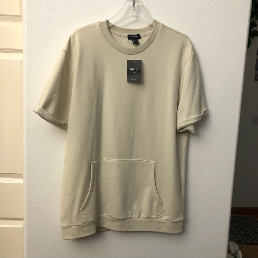 New Forever 21 athletic men's T-shirt with pockets